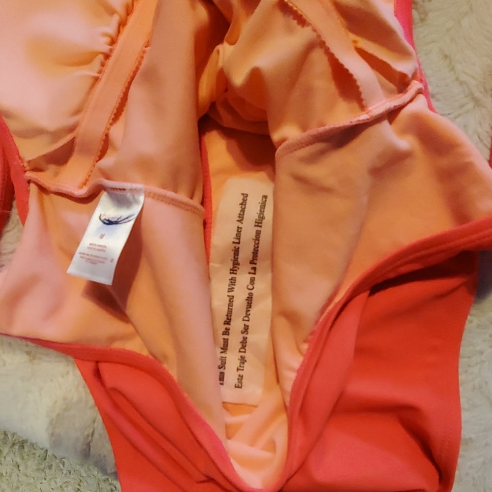 💥$10💥NWOT bathing suit - Picture 6 of 6